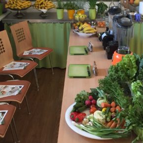 WORKSHOP 6-Gang Blitzmenü aus dem Mixer Vegane Rohkost Deluxe mit dem Wow-Effekt! WORKSHOP 6-Gang Blitzmenü aus dem Mixer Vegane Rohkost Deluxe mit dem Wow-Effekt!